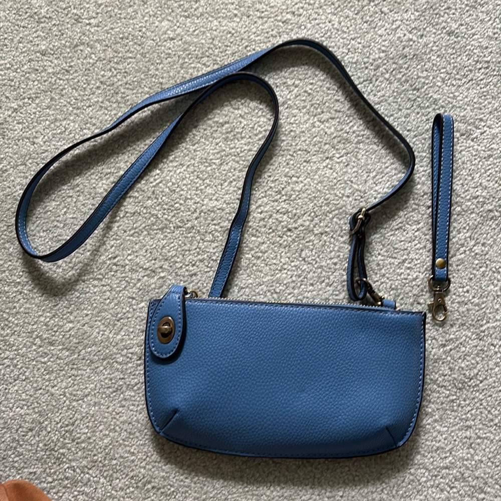 Wristlet/crossbody bag